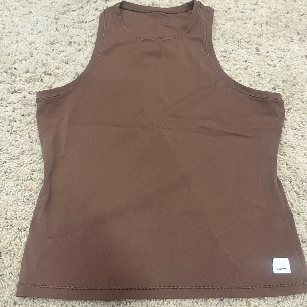 Vuori All the Feela Crew top - size small